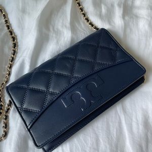 NWT Tory Burch Wallet on Chain Crossbody Clutch